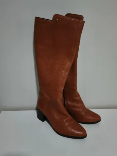 Bota Bottero feminina Poucoquissima usada numero 38