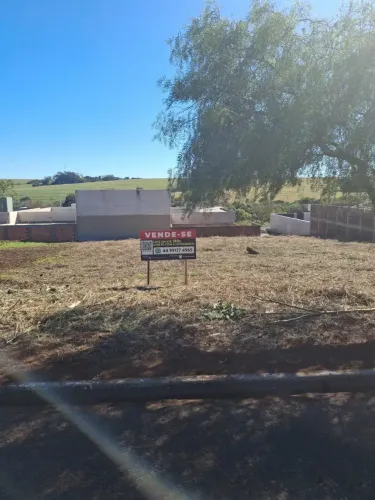 Imóvel para venda tem 200 metros quadrados em Jardim Munique - Maringá - PR