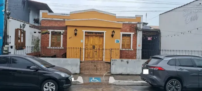 Casa para locação comercial na Imbetiba em Macaé/RJ, Salão, Banheiros e Varanda com área g