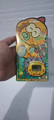Tamagotchi Dikie Dino anos 90