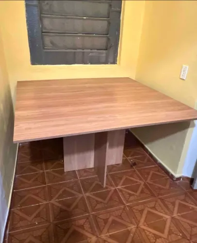 Mesa madeira MDF 132x128x80