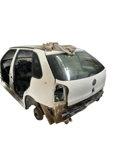 Traseira com teto e tampa de mala Volkswagen Gol g4 