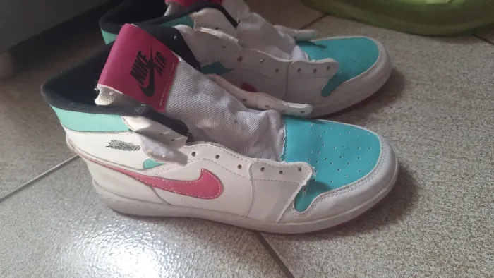 Lindo Tênis Nike Air cano longo número 38!!