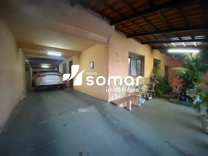 Casa à venda, 4 quartos, 2 vagas, Centro - Divinopolis/MG