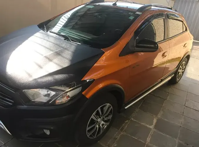 Vendo dois amortecedores e suas molas dianteiros usados do etios hatch 2013. Total: R$300,