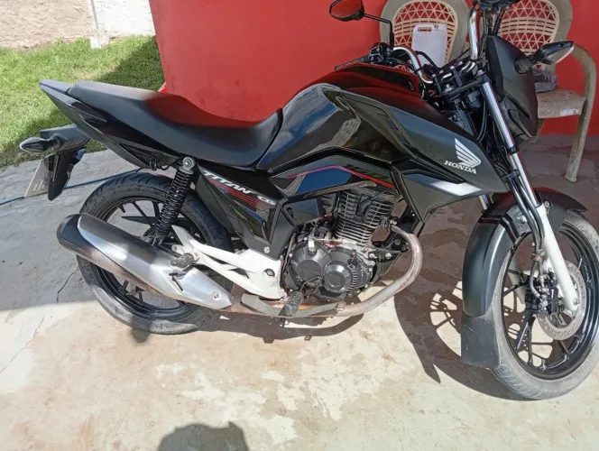 Moto Titan