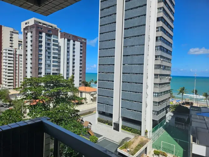 Navegantes 170m2 útil, 4 qts 1 st, 2 vgs livres, gerador central de gás.