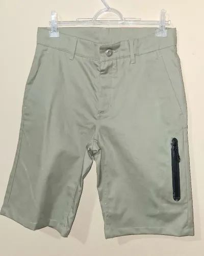 VENDO BERMUDA DA NIKE COM ETIQUETA NUNCA USA HIDROFOBICO TECNOLOGIA REPELENTE ÁGUA