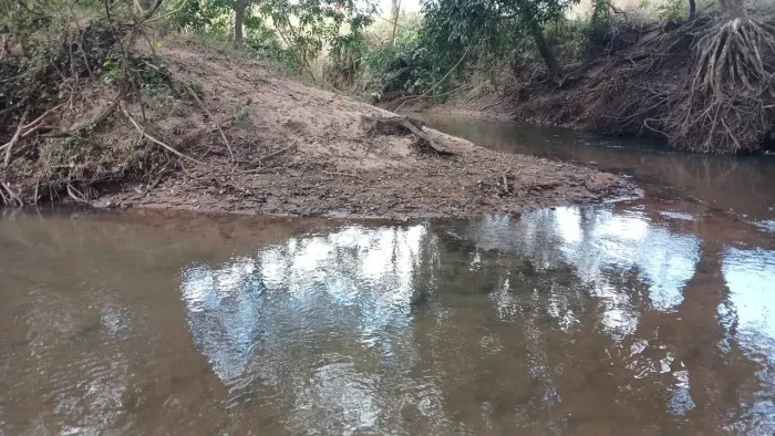 Chacara em Cristianopolis de 3000m com riacho no fundo a 90 km de goiania