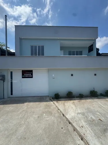 Vendo casa alto padrão a 500m centro de Queimados 