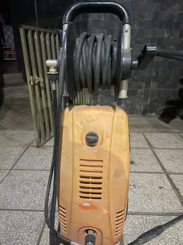 Vendo essa lava alta presão Não sei se funciona da marca Acqua 2000