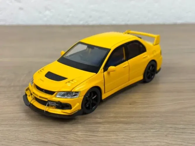 Miniatura Mitsubishi Lancer Evolution Ix Amarelo 1:32 Com Som E Luz