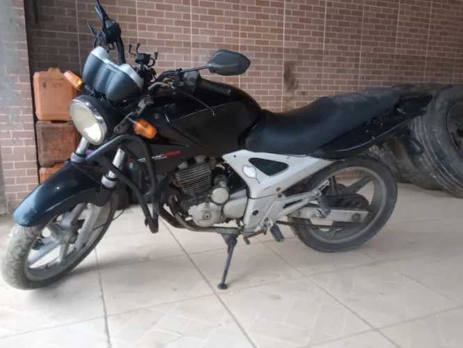 Twister 250 preta
