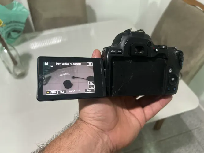 Câmera cânon sl3
