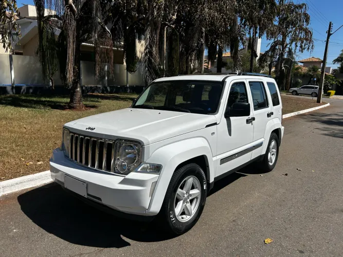 Jeep Cherokee Limited 3.7 4X4 V6 12V Aut. 2012