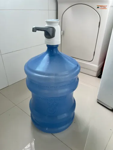 Galão com bomba 