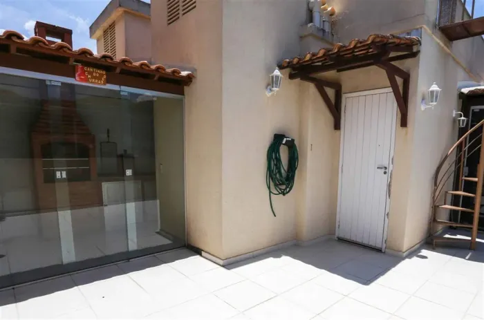 Cobertura duplex 2q na Praça Seca