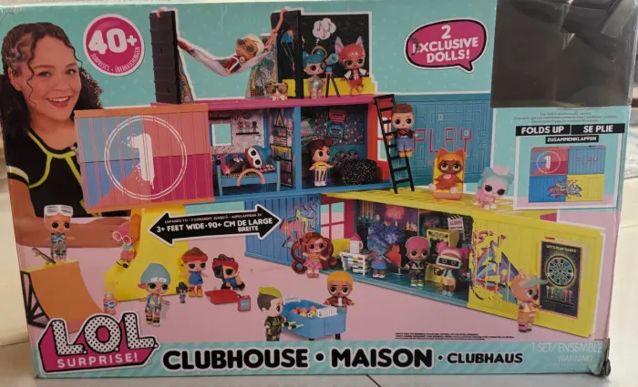 Casinha LOL Surprise com Móveis e Acessórios