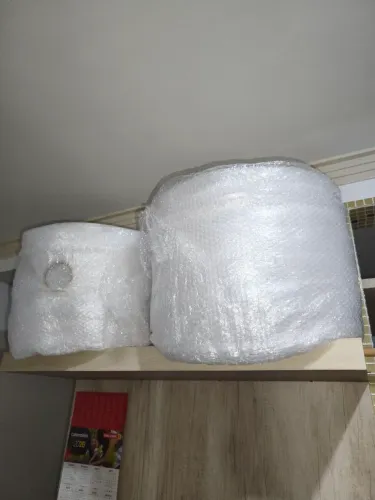 Material para artesanato (velas, sabonetes e essências) + embalagem + plástico bolha