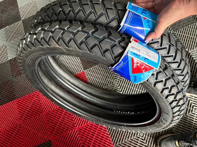 01 pneu Vipal tr300 90/90R19
