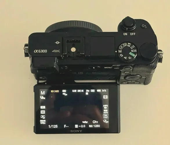 Camera sony a6300 + lente sony E 16mm 2.8 apsc