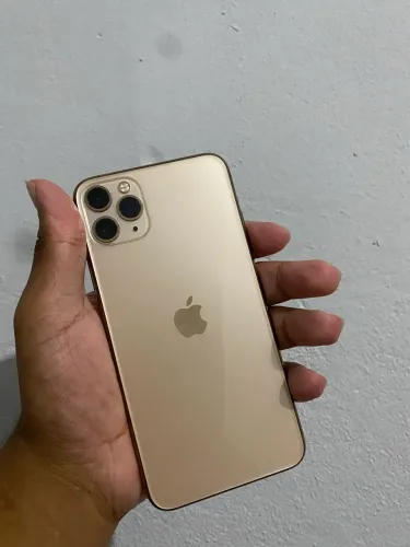 iPhone 11 Pro Max dourado em Exelente estado 