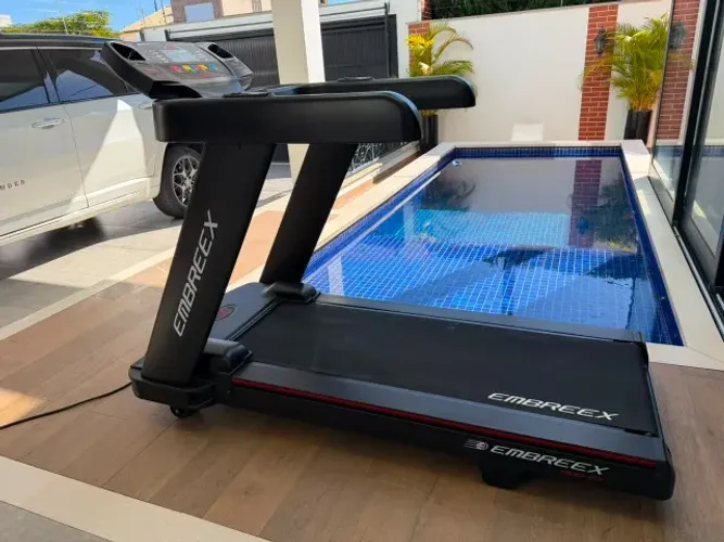 Esteira Embreex 800 exi Profissional academia