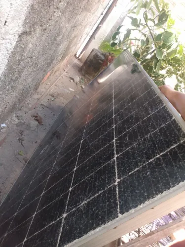 Placa solar para retirada de peças