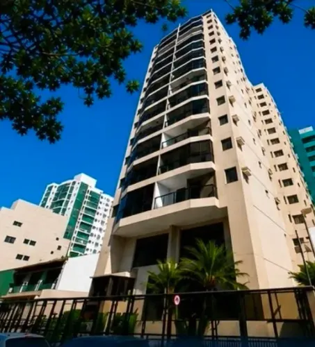 Vendo apartamento de 3 quartos transformados em 2 com possibilidade de reverter