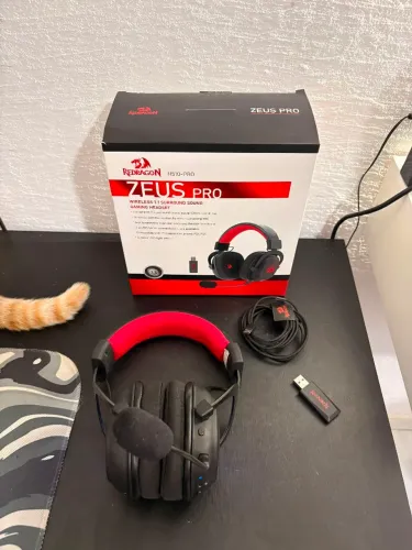 Headset Redragon Zeus Pro Sem fio 7.1 Bluetooth