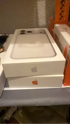 iPhone 17 pm LACRADO