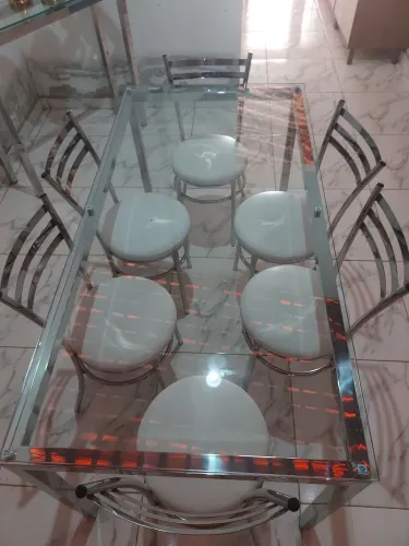 Mesa de 6 cadeira toda no inox original de fábrica tampo de vidro em boa condição 