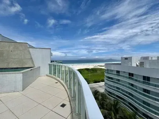 Frente Mar na Praia do Forte: Cobertura 4 Qts com Piscina Privativa