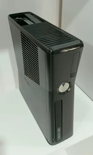 Xbox 360 Bloqueado. COM DEFEITO. Leia a descrição para mais informações