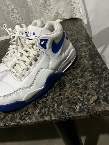 TÊNIS NIKE FLIGHT LEGACY
