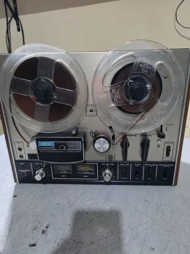 Tape deck akai model-4000 ds