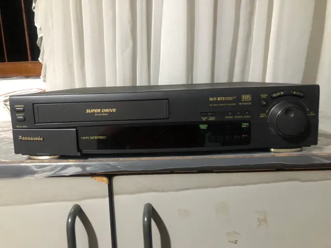 Vídeo cassete estéreo hi-fi 