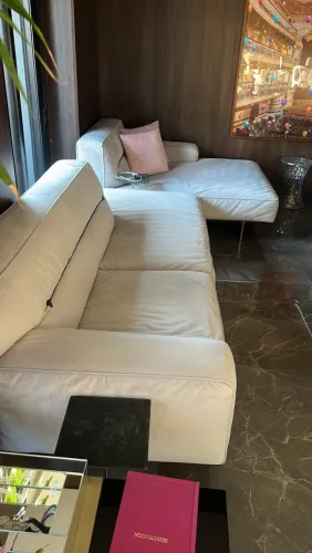 SOFÁ NATUZZI ITALIA - MODELO KENDO (2 MODULOS UM DELES CHAISE)
