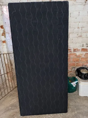 Cama base e colchão solteirão semi nova