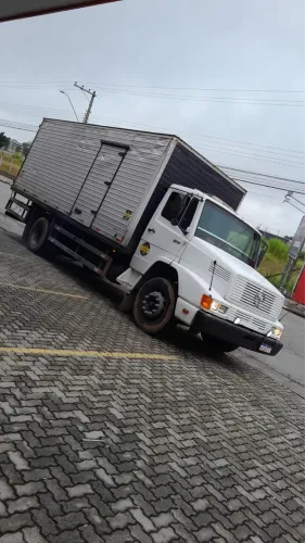 1214 Mercedes 