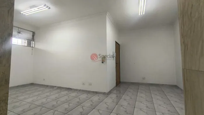 Sala comercial no Tatuapé com 40 metros, 1 banheiro com recepção.