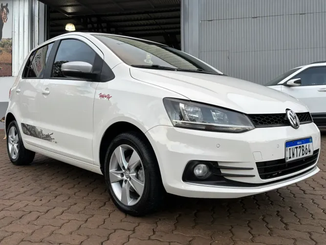 Volkswagen Fox Rock IN RIO 1.6 MI Total Flex 8V 5P 2016