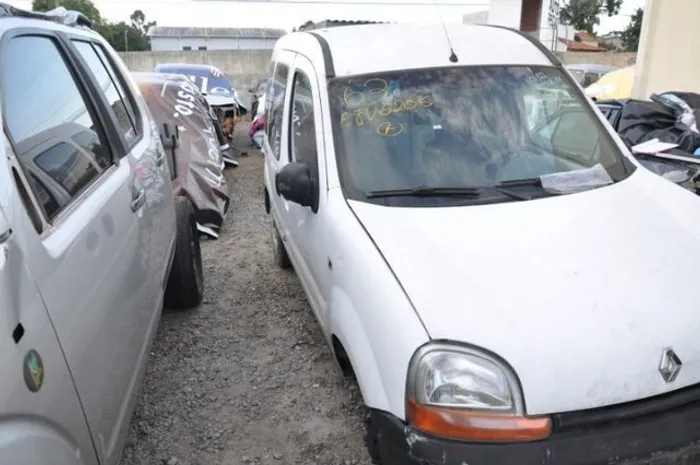 Sucata Kangoo 1.0 8V 2000/2001, para retirada de peças