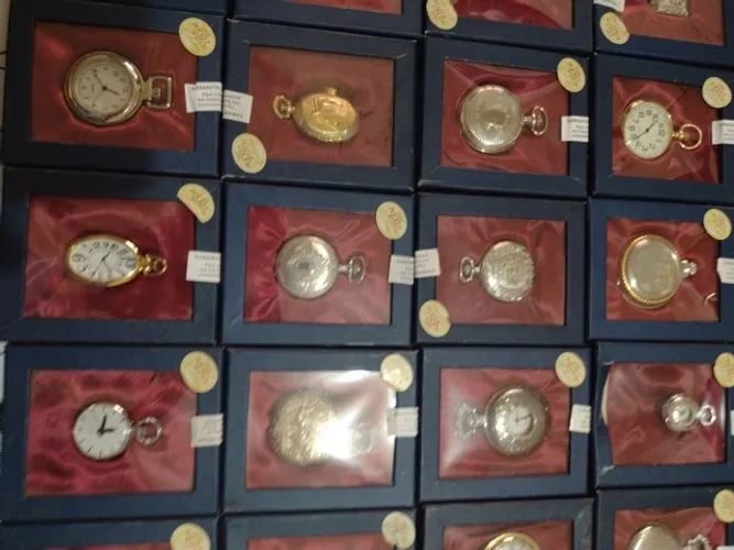 Vendo coleção de relógios de bolso