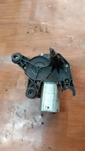 Motor limpador traseiro Punto 2013 Valeo.