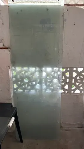 Vendo 1 porta blindex!