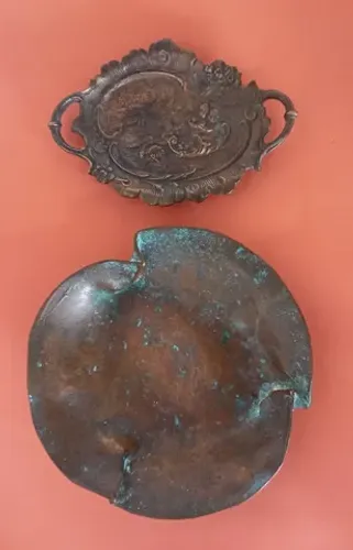 2 antigos centros de mesa em bronze