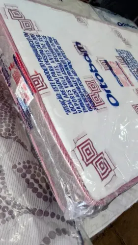 Colchão de Solteiro D28 de Espuma 