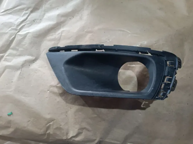 Moldura farol milha Cobalt 2017 esquerda