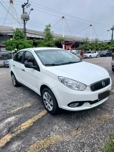 Fiat Grand Siena Essence Dual. 1.6 Flex 16V 2017